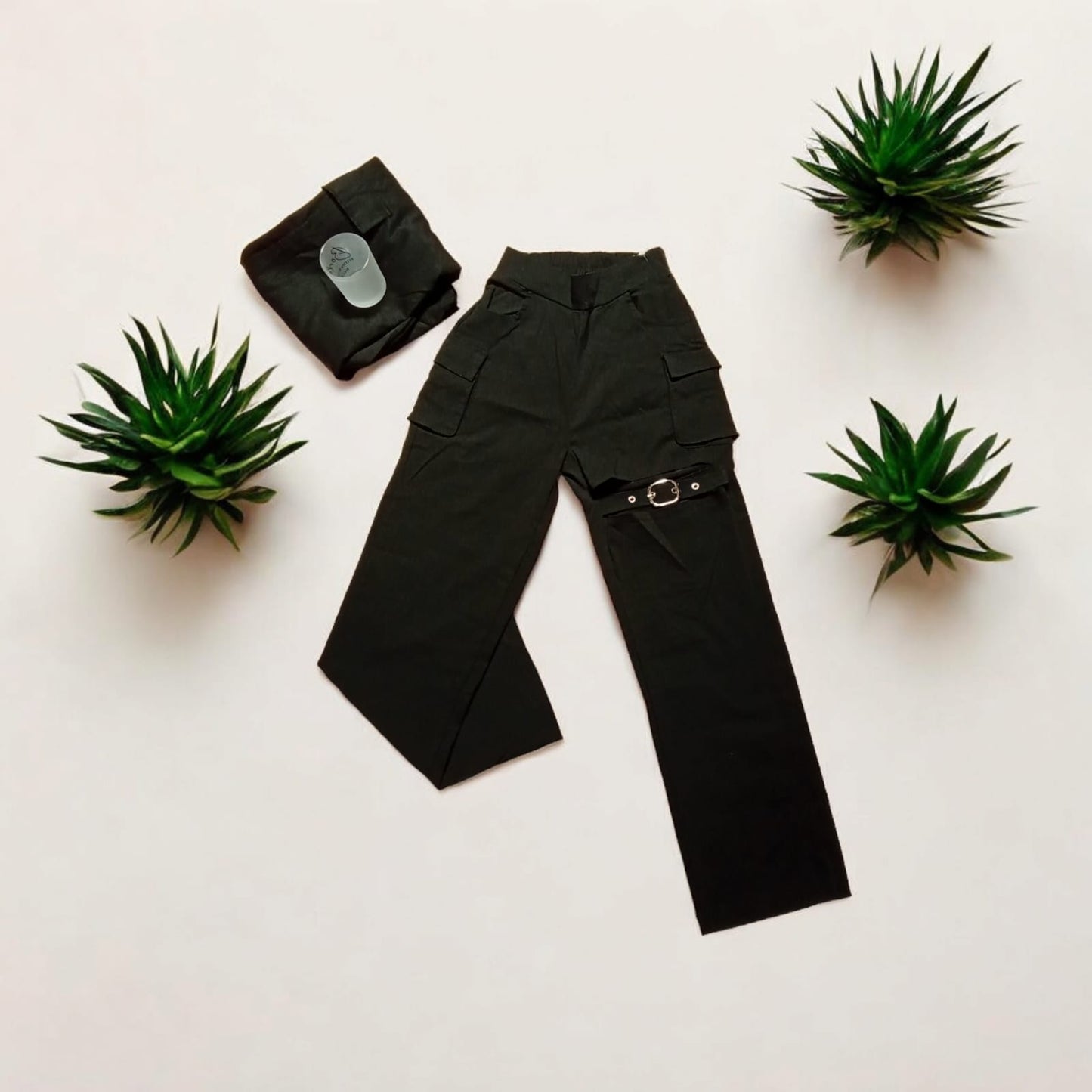 Pantalón negro campana