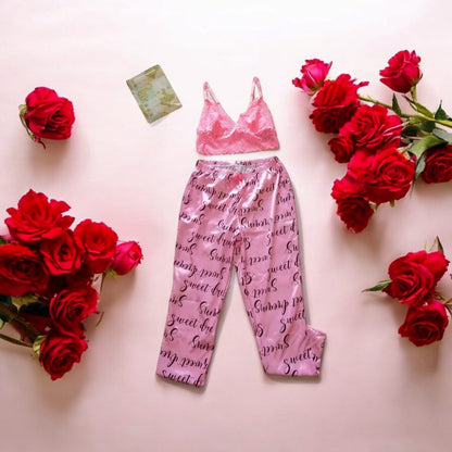 Pijama con pantalón satín y top de encaje