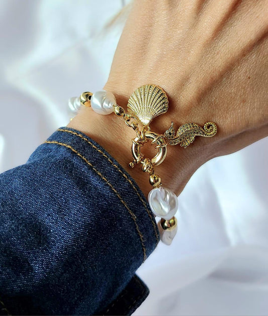 Pulseras en baño de oro 18 quilates y perlas cultivadas. Colección Marina